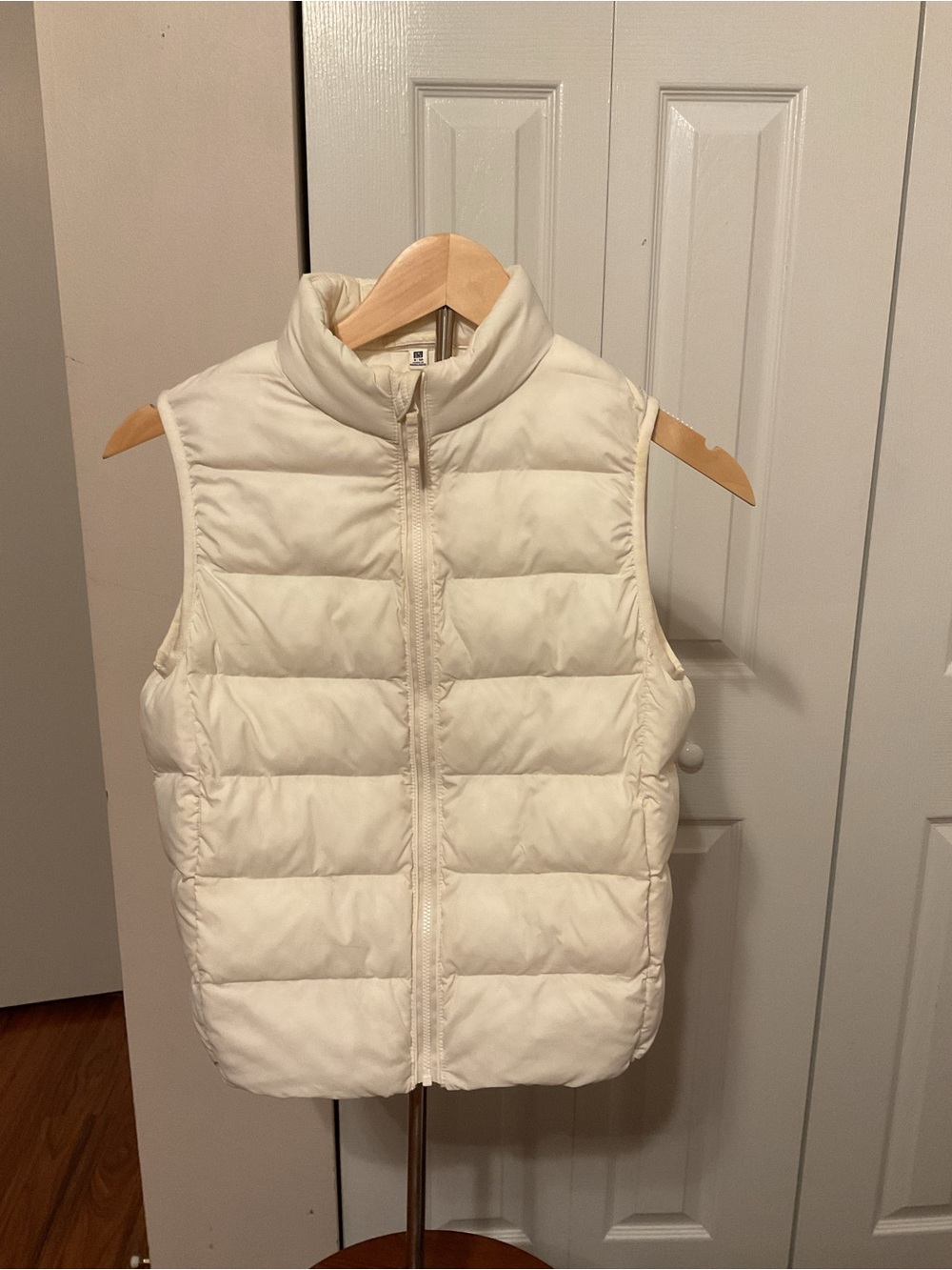 Uniqlo unisex kids Cream Puffer Vest - Lightweight Quilted Vest